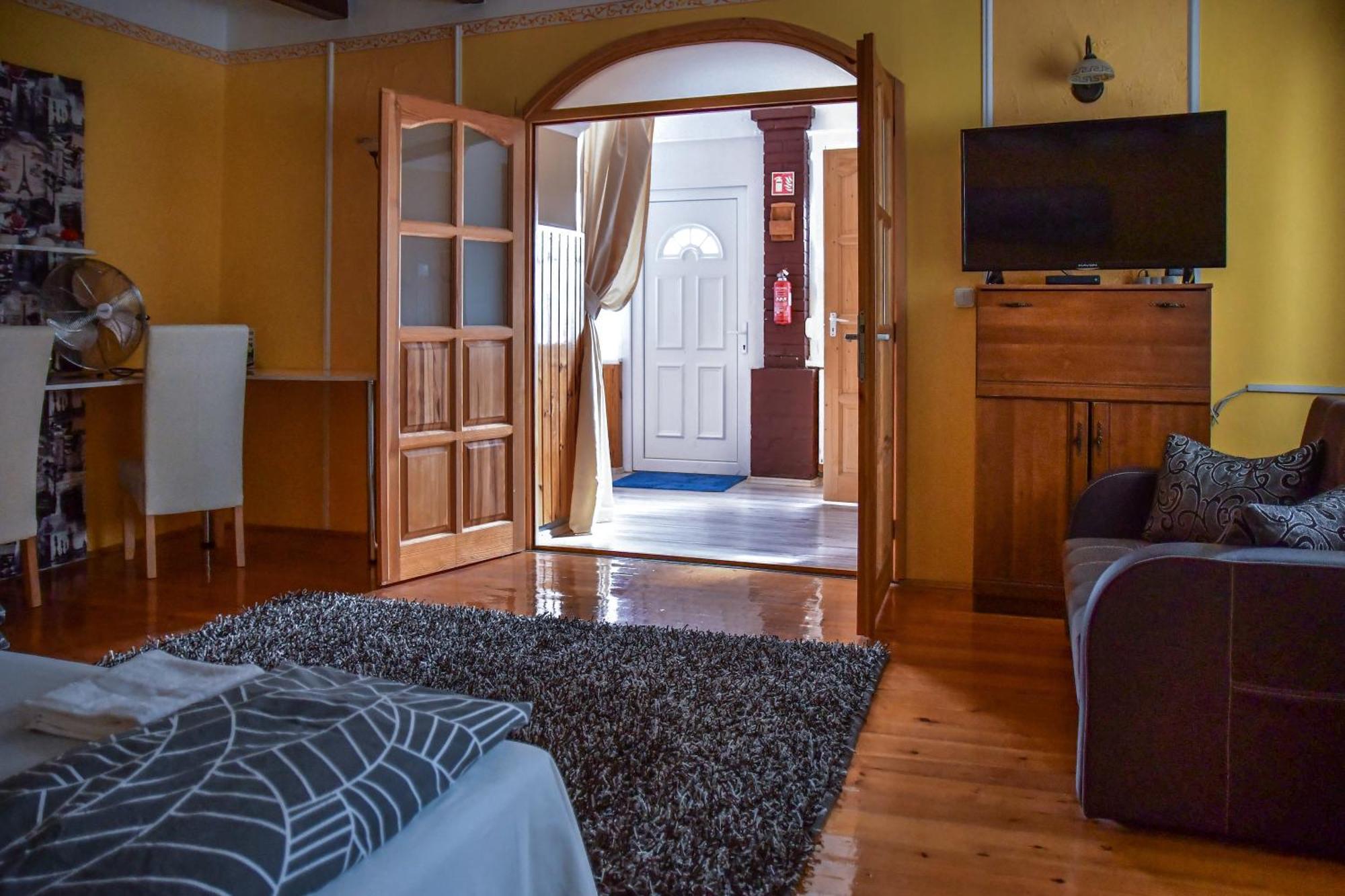 Klára Apartman Szentes Bagian luar foto